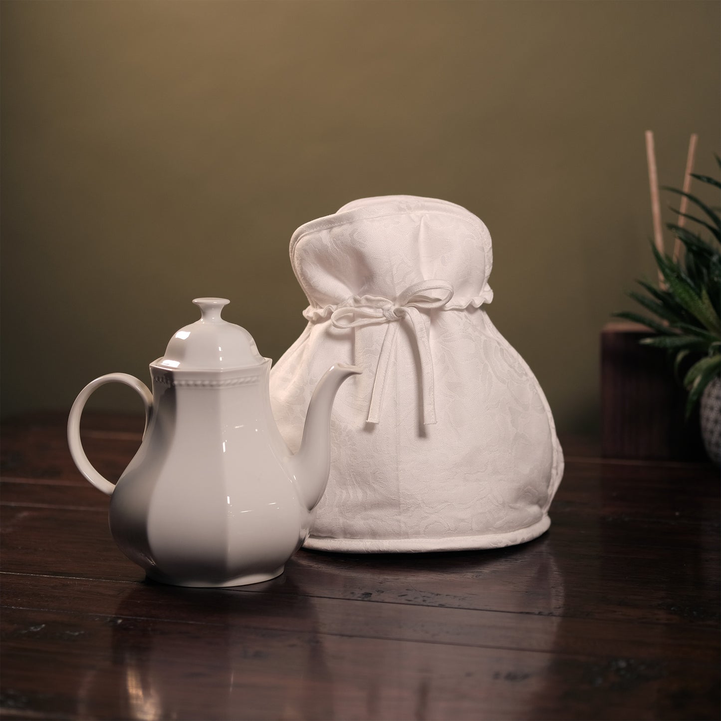 English Style Teapot Cover